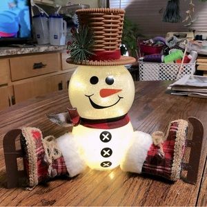 Light up snowman ⛄️ just in time for the holidays!